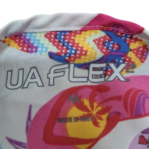 UA FLEX Lavendar Flip Flop Print Scrub Top Size Medium - Picture 3 of 8